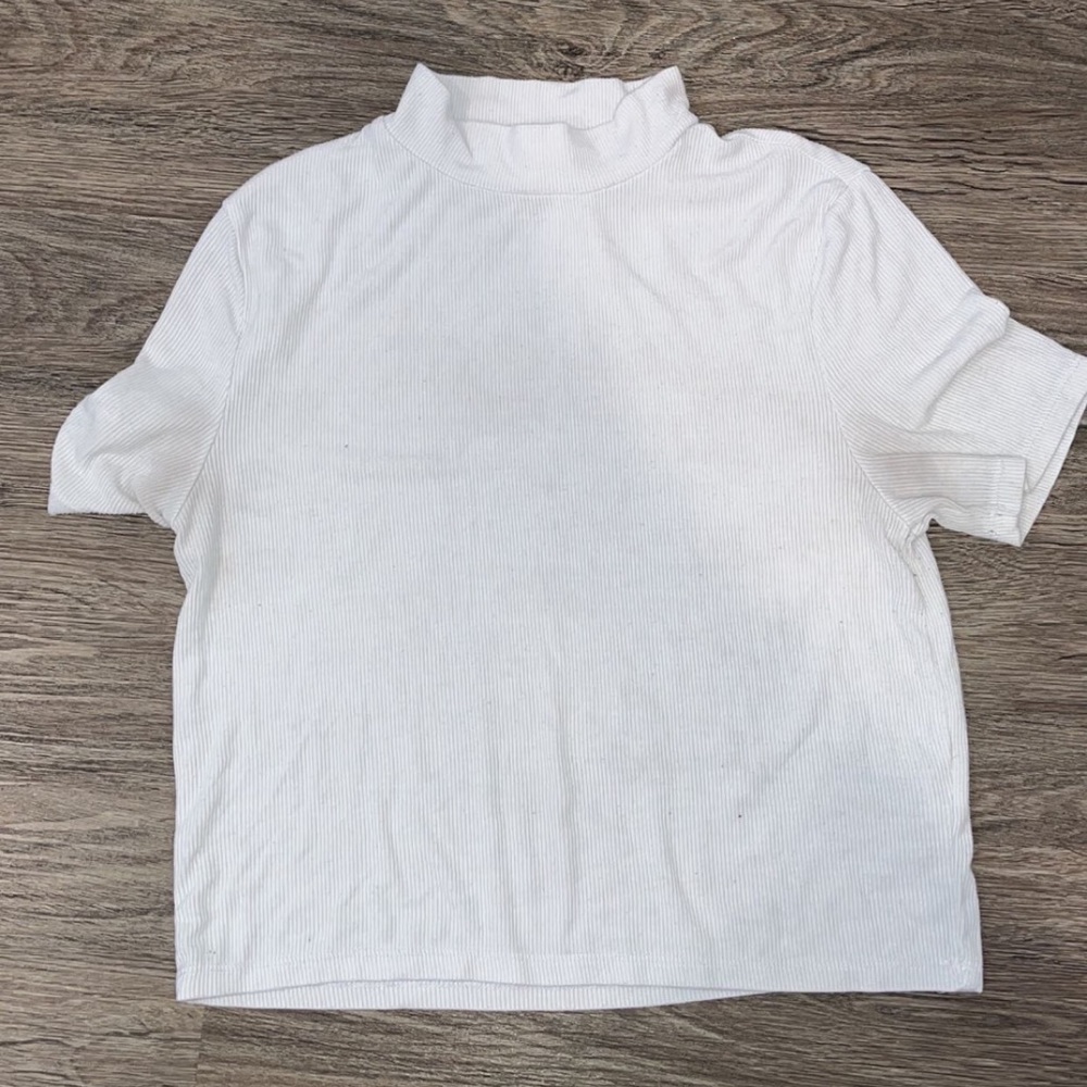 medium essentials turtleneck